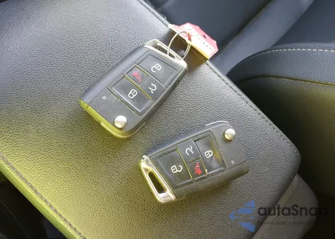 2018 Volkswagen Tiguan 2.0T Se/2.0T Sel z USA, uszkodzony, nr VIN 3VV2B7AX5JM133781